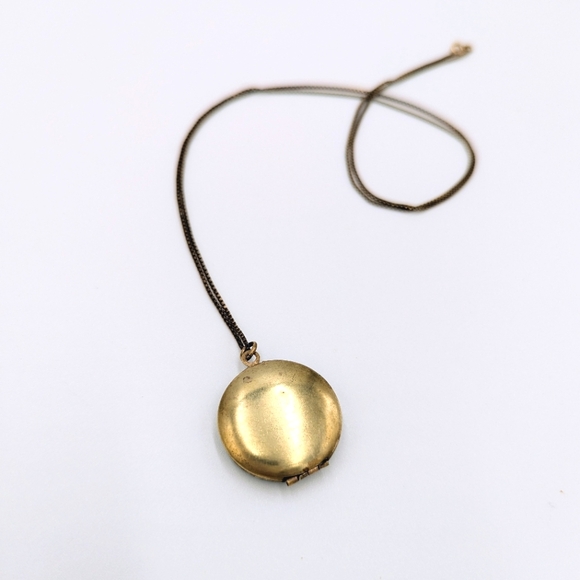 Antique Brass Globe Locket 🌎 - Picture 4 of 7